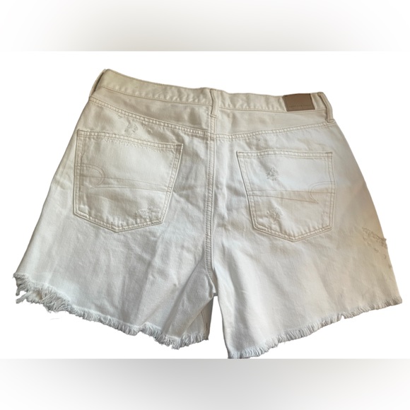 NWT American Eagle Outfitter Boyfriend White Denim Jean Shorts Size 12 - Picture 2 of 8